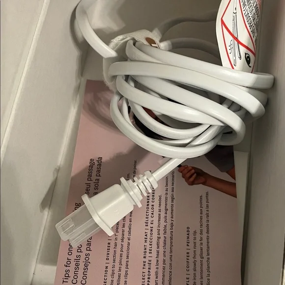 T3 Singlepass Ceramic Hair Tool in blush - Picture 6 of 6